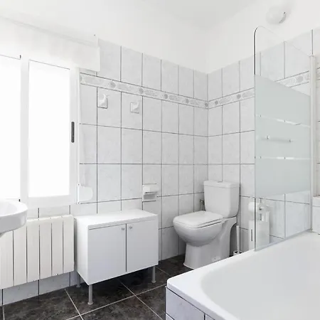 Celi: Sea- & Mountain View, Peaceful & Comfortable.