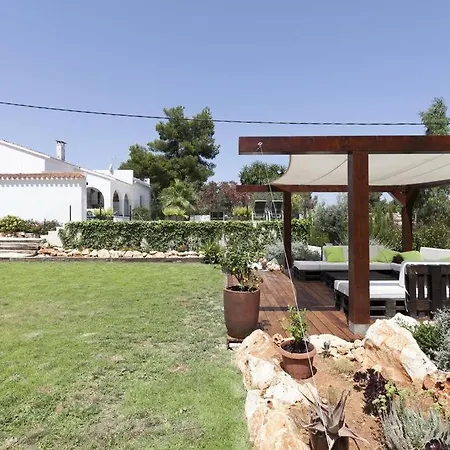 Celi: Sea- & Mountain View, Peaceful & Comfortable. Villa