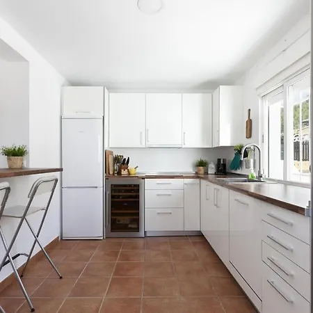 Celi: Sea- & Mountain View, Peaceful & Comfortable. *