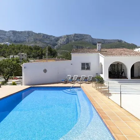 Celi: Sea- & Mountain View, Peaceful & Comfortable. Denia