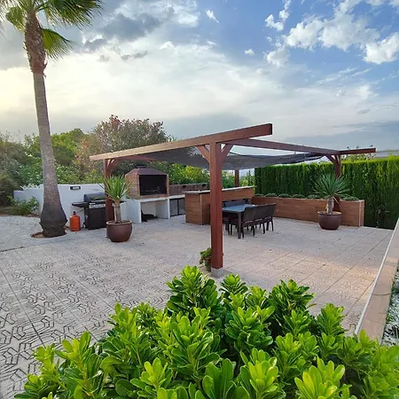Willa Celi: Sea- & Mountain View, Peaceful & Comfortable. *