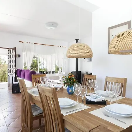 Celi: Sea- & Mountain View, Peaceful & Comfortable. *